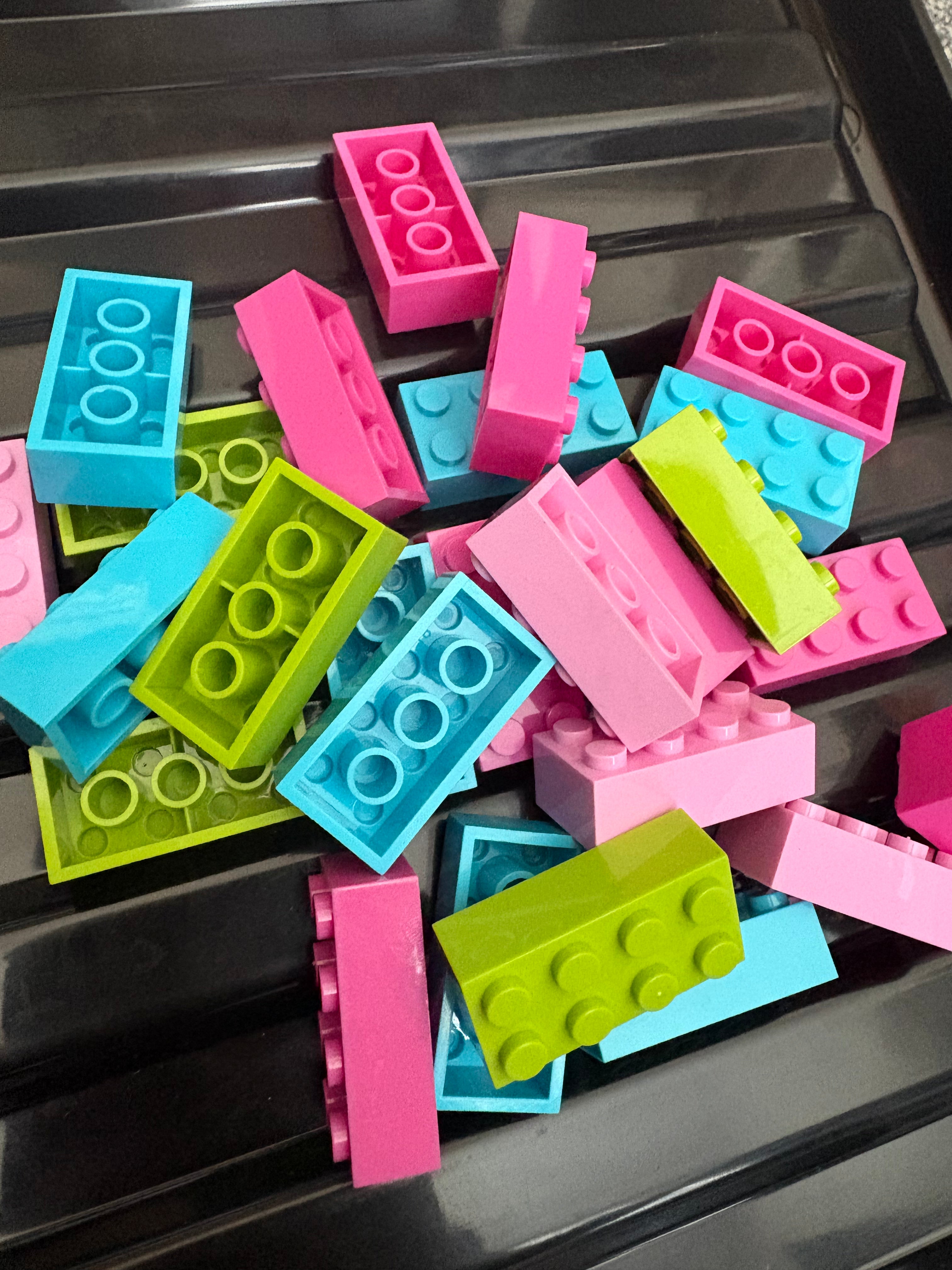 29 x Plastic Bricks