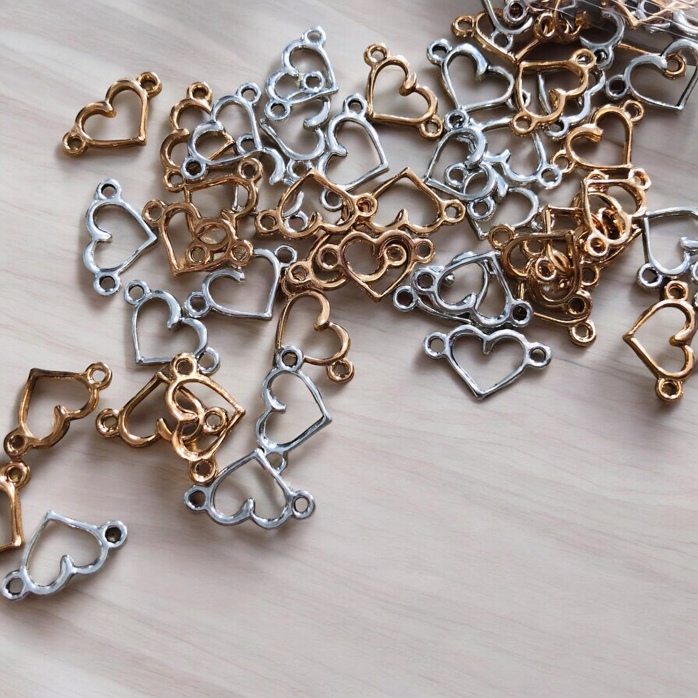 Approx 40 x Heart charms Double loop (Mix)